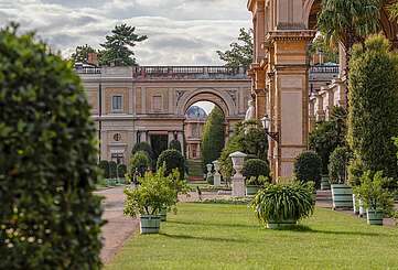 Orangerieschloss im Park Sanssouci